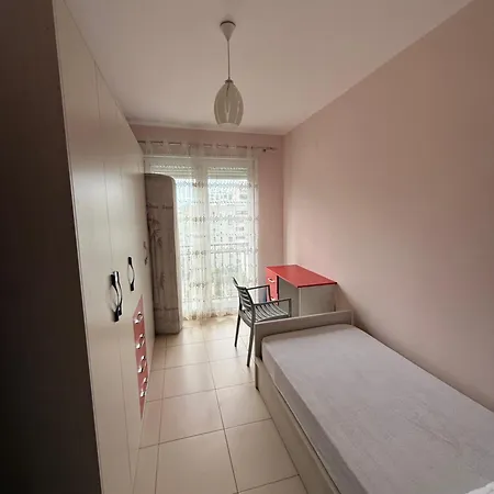 Banesa 21 Dhjetori, Apartamento *