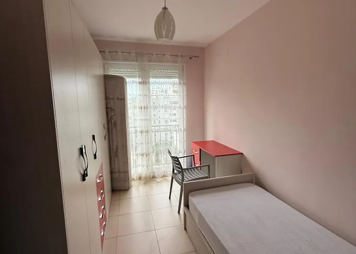 Banesa 21 Dhjetori, Appartement *