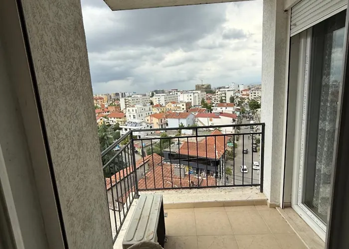 Banesa 21 Dhjetori, Lejlighed *